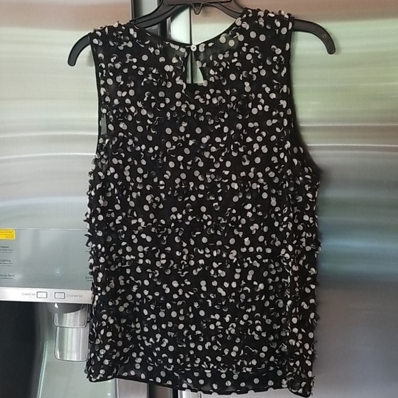 💕MAX STUDIO Polka Dot Textured Sleeveless Blouse - Picture 2 of 6